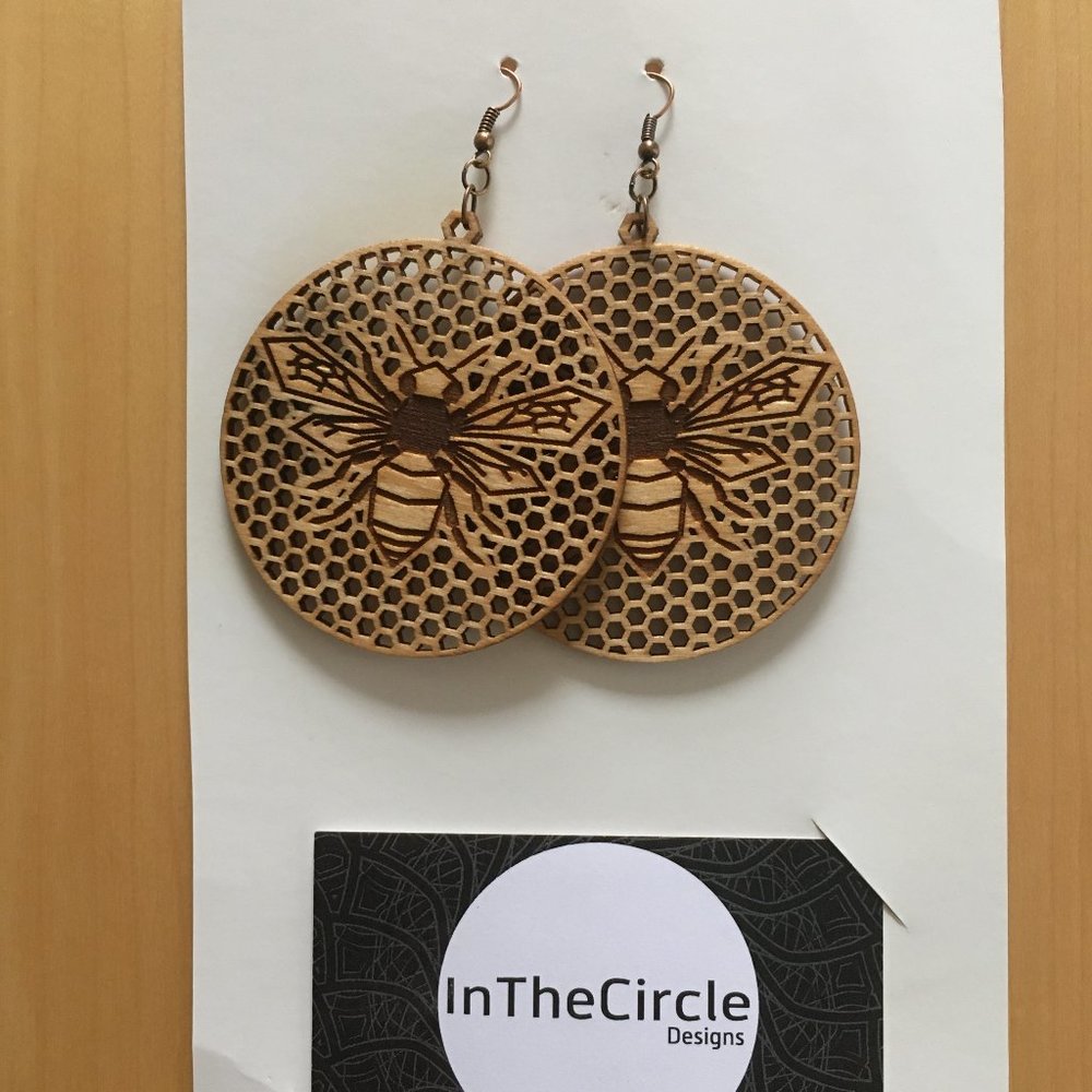 Large Circle Wood Honeycomb Bee Lazer Cut Earrings - Picture 1 of 4